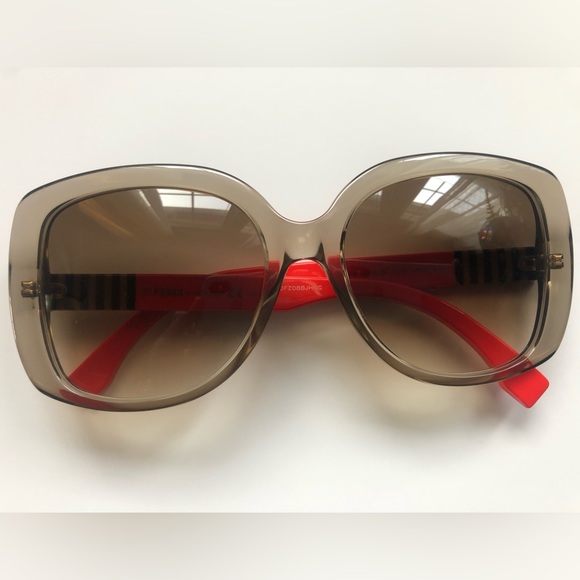 FENDI SUNGLASSES - Picture 4 of 8